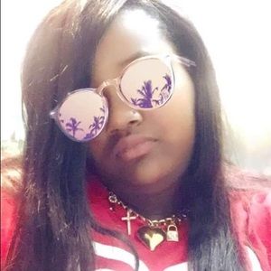 Meet your Posher, Shelly